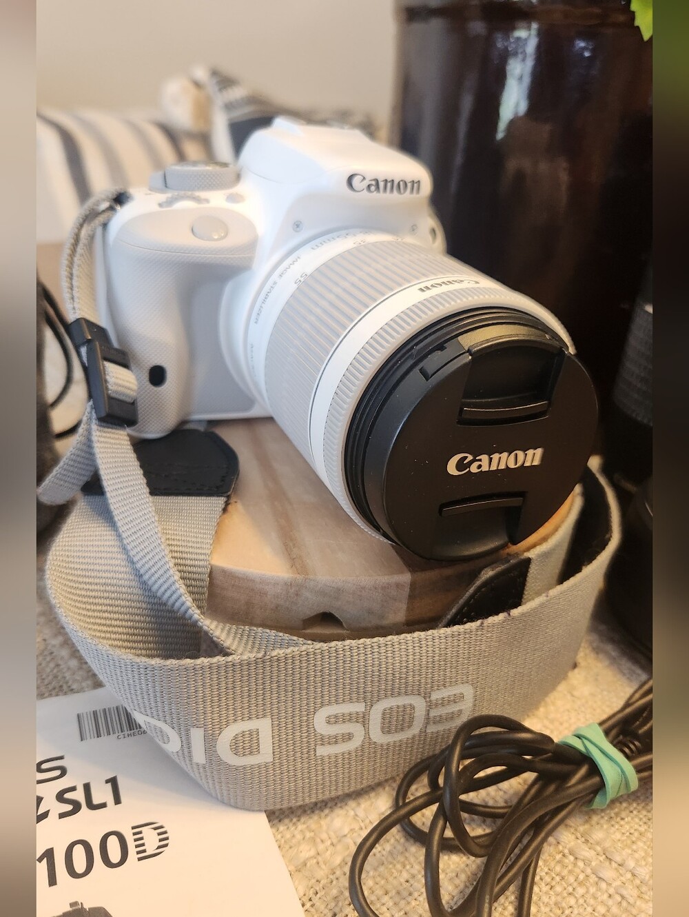 Canon EOS Rebel SL1 100D Camera Kit with Multiple Lenses - Picture 2 of 7